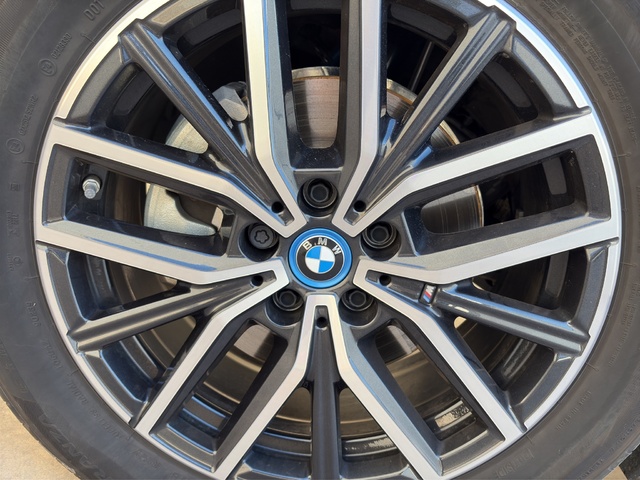 BMW iX1 eDrive20 color Gris. Año 2025. 150KW(204CV). Eléctrico. En concesionario FINESTRAT Automoviles Fersan, S.A. de Alicante