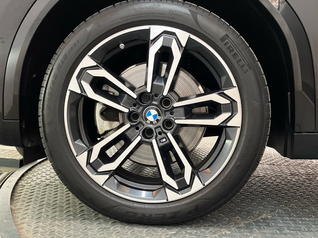 BMW X2 sDrive20i color Negro. Año 2024. 125KW(170CV). Híbrido Electro/Diesel. En concesionario Proa Premium Palma de Baleares