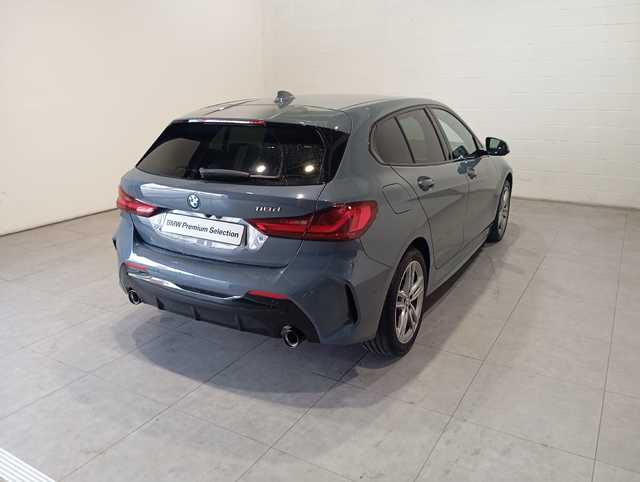 BMW Serie 1 118d color Gris. Año 2024. 110KW(150CV). Diésel. En concesionario Motor Munich Cadi - Manresa - VO de Barcelona