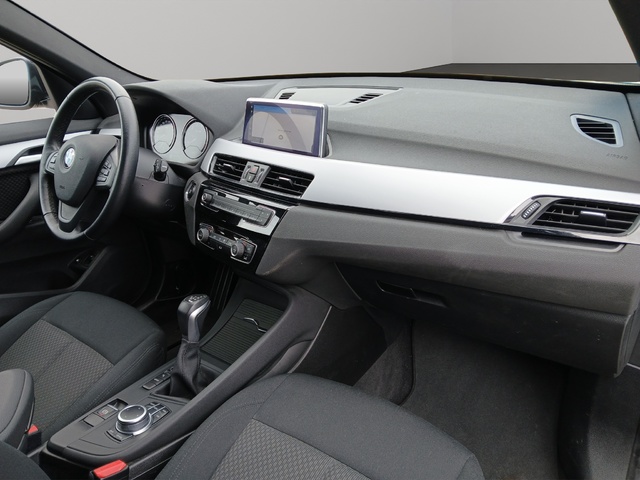 BMW X1 xDrive25e color Negro. Año 2020. 162KW(220CV). Híbrido Electro/Gasolina. En concesionario GANDIA Automoviles Fersan, S.A. de Valencia