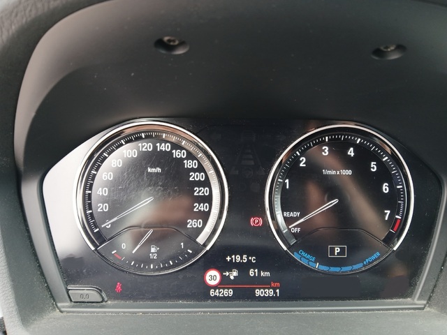 BMW X1 xDrive25e color Negro. Año 2020. 162KW(220CV). Híbrido Electro/Gasolina. En concesionario GANDIA Automoviles Fersan, S.A. de Valencia