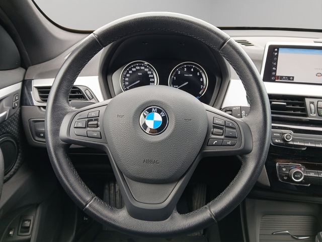 BMW X1 xDrive25e color Negro. Año 2020. 162KW(220CV). Híbrido Electro/Gasolina. En concesionario GANDIA Automoviles Fersan, S.A. de Valencia