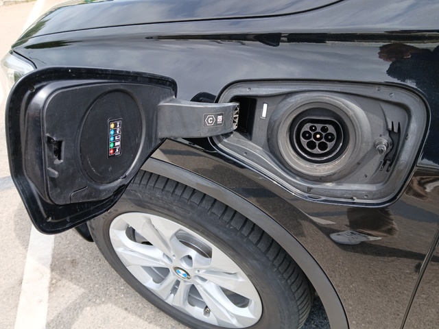 BMW X1 xDrive25e color Negro. Año 2020. 162KW(220CV). Híbrido Electro/Gasolina. En concesionario GANDIA Automoviles Fersan, S.A. de Valencia