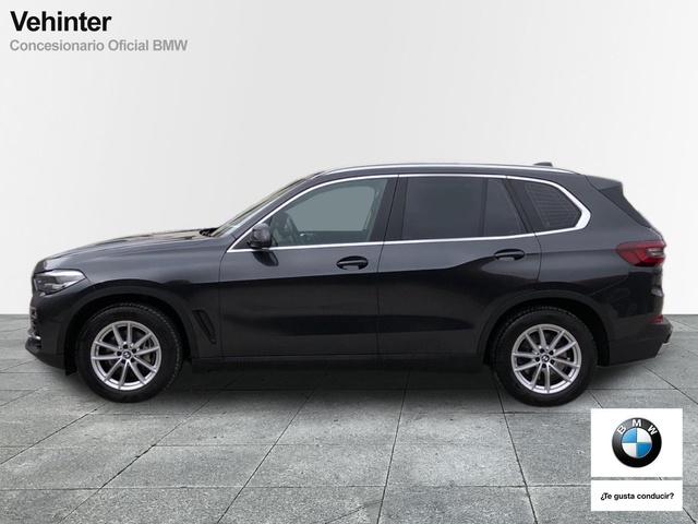 BMW X5 xDrive30d color Gris. Año 2020. 210KW(286CV). Diésel. En concesionario Momentum S.A. de Madrid