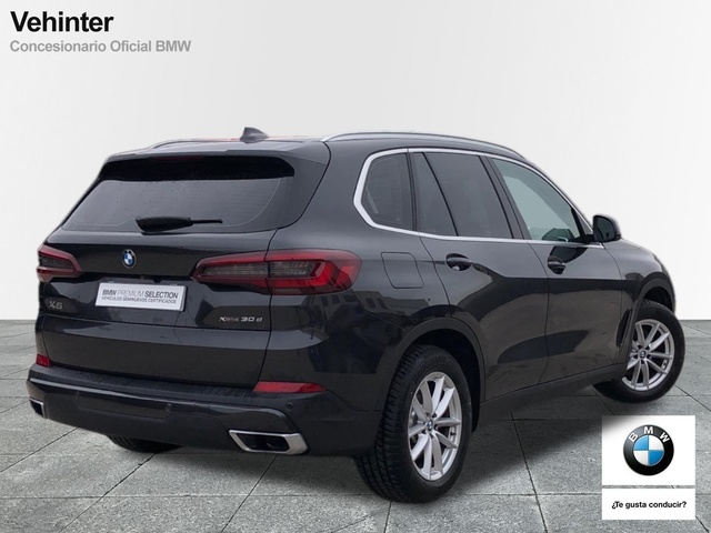 BMW X5 xDrive30d color Gris. Año 2020. 210KW(286CV). Diésel. En concesionario Momentum S.A. de Madrid