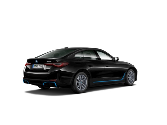 BMW i4 eDrive40 color Negro. Año 2022. 250KW(340CV). Eléctrico. En concesionario San Pablo Motor | Su Eminencia de Sevilla