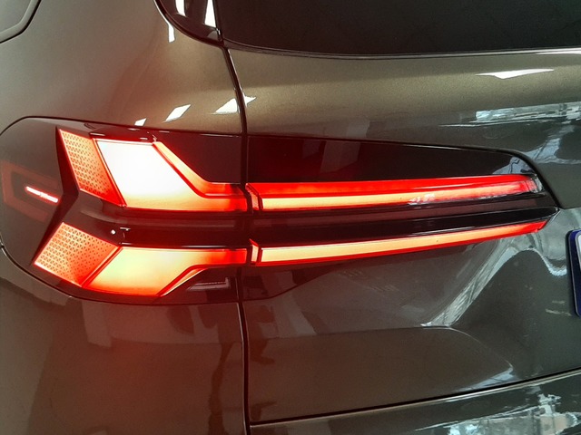 BMW X5 xDrive30d color Marrón. Año 2025. 219KW(298CV). Diésel. En concesionario Automoviles Bertolin S.L. de Valencia