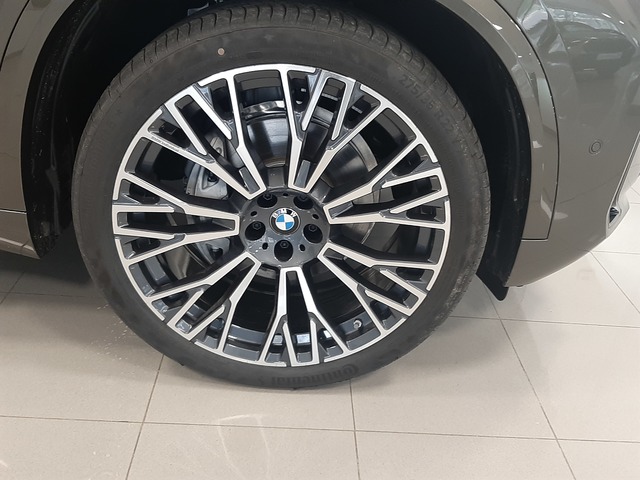 BMW X5 xDrive30d color Marrón. Año 2025. 219KW(298CV). Diésel. En concesionario Automoviles Bertolin S.L. de Valencia