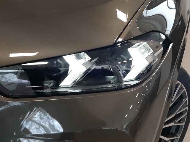 BMW X5 xDrive30d color Marrón. Año 2025. 219KW(298CV). Diésel. En concesionario Automoviles Bertolin S.L. de Valencia