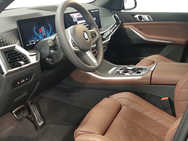 BMW X5 xDrive30d color Marrón. Año 2025. 219KW(298CV). Diésel. En concesionario Automoviles Bertolin S.L. de Valencia