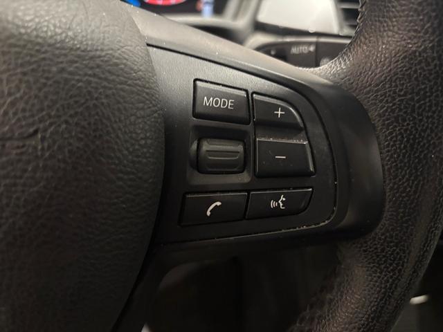 BMW X1 sDrive18d color Blanco. Año 2019. 110KW(150CV). Diésel. En concesionario Automotor Costa, S.L.U. de Almería