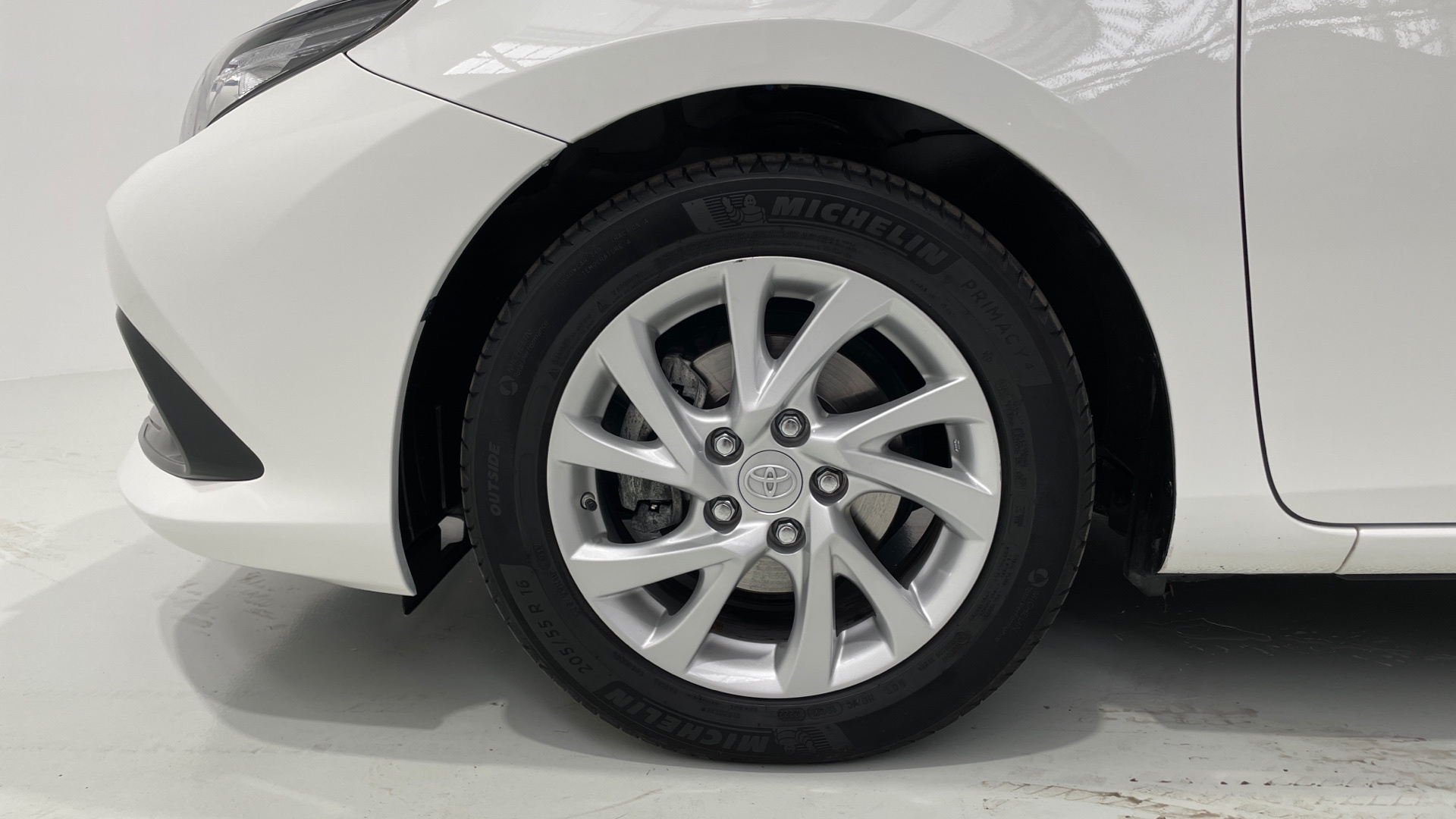 Toyota Auris 140H Hybrid - 6
