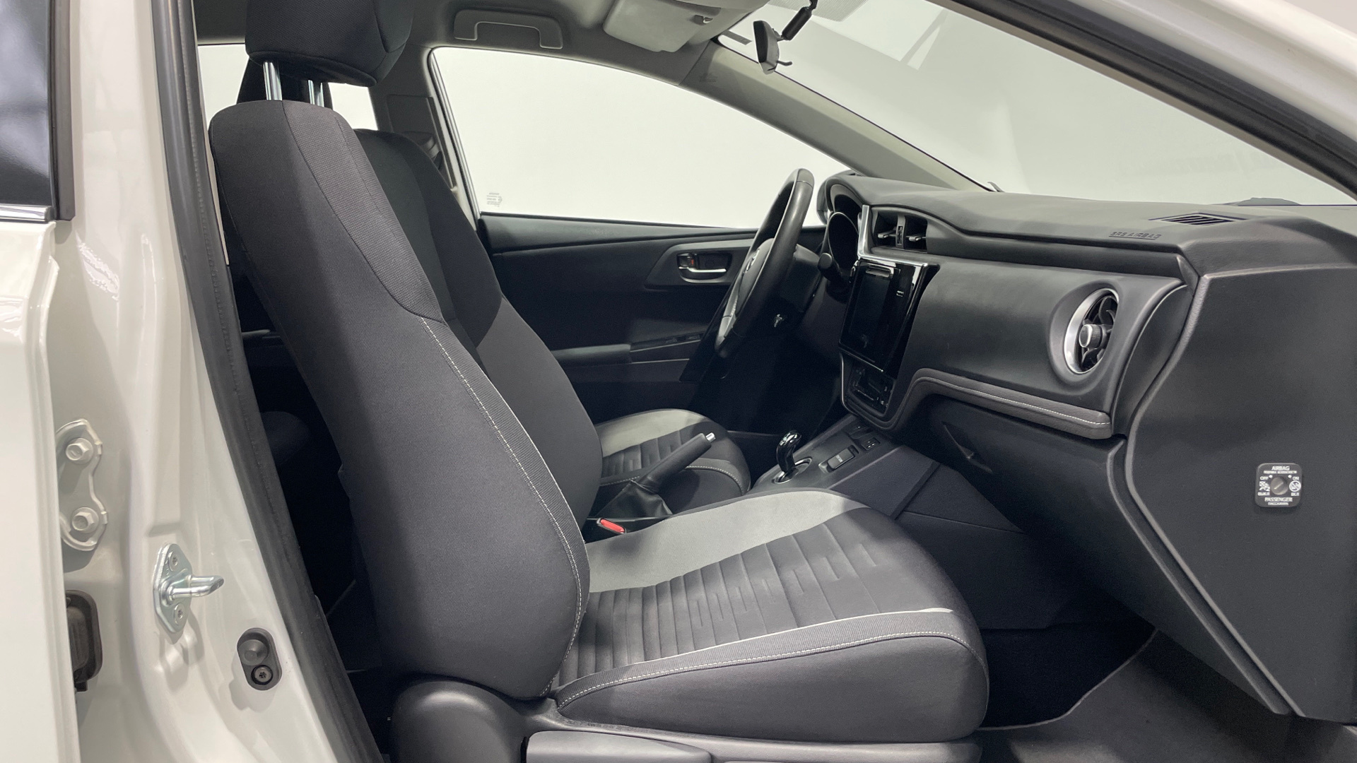 Toyota Auris 140H Hybrid - 7
