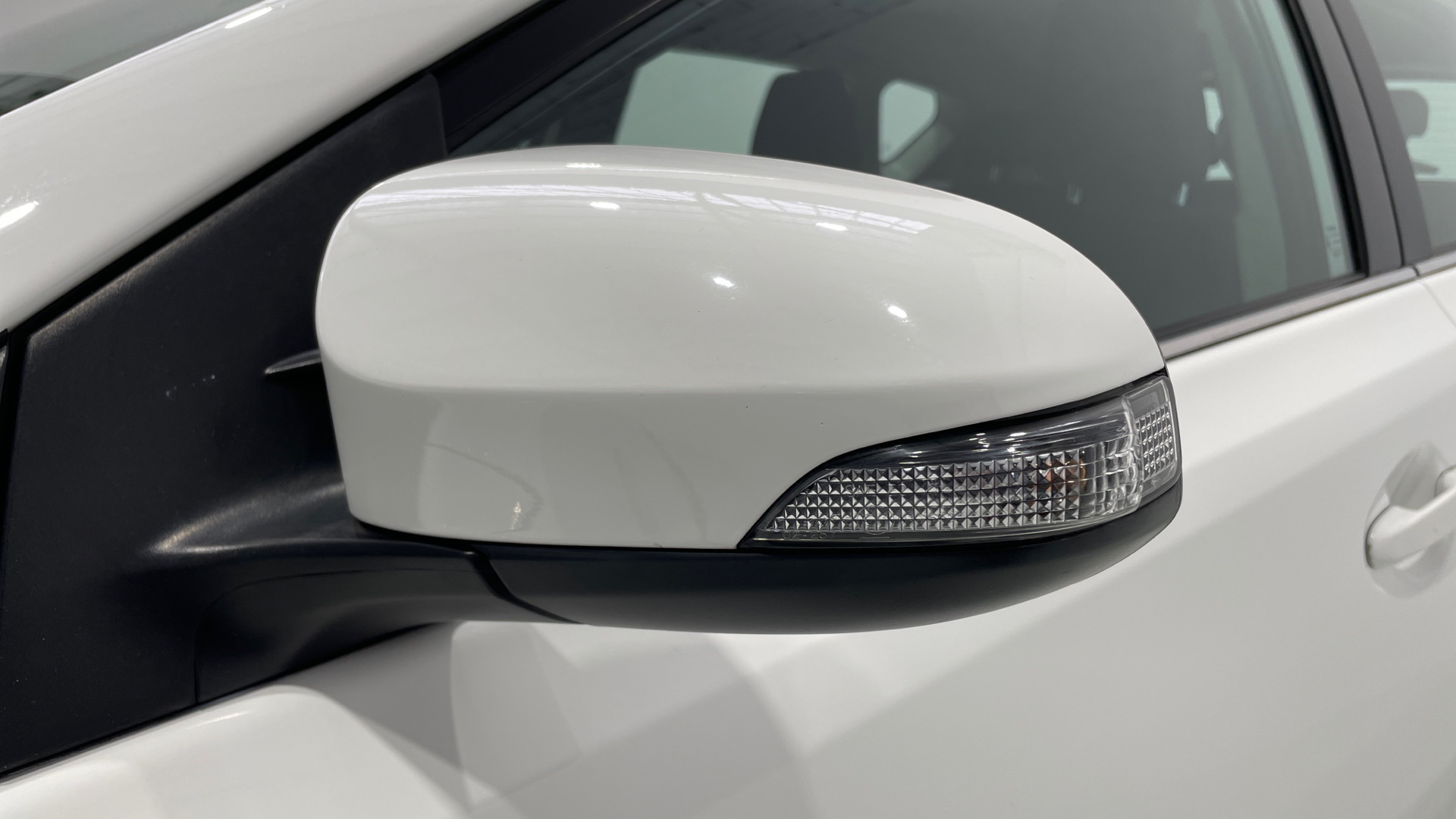 Toyota Auris 140H Hybrid - 14