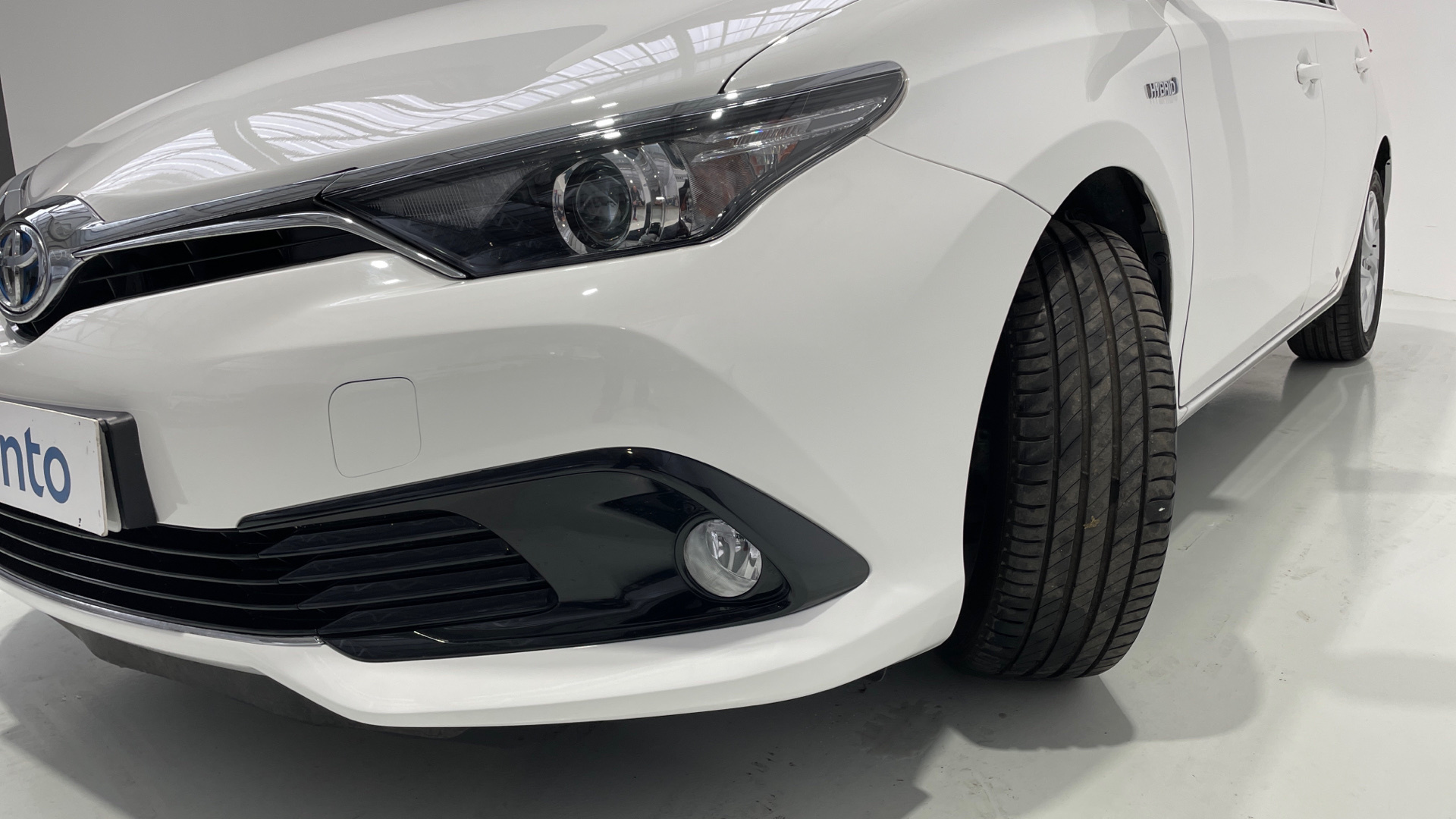 Toyota Auris 140H Hybrid - 16