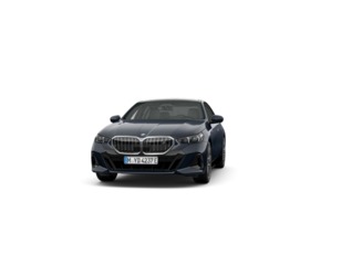 Fotos de BMW i5 eDrive40 color Negro. Año 2024. 250KW(340CV). Eléctrico. En concesionario San Pablo Motor | Su Eminencia de Sevilla