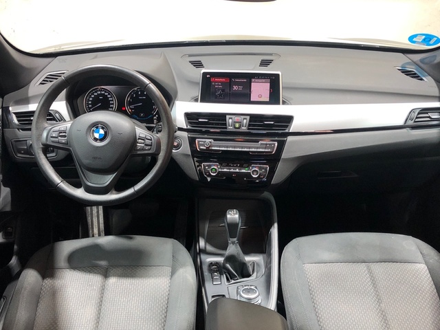 BMW X1 xDrive25e color Negro. Año 2021. 162KW(220CV). Híbrido Electro/Gasolina. En concesionario Movilnorte El Plantio de Madrid