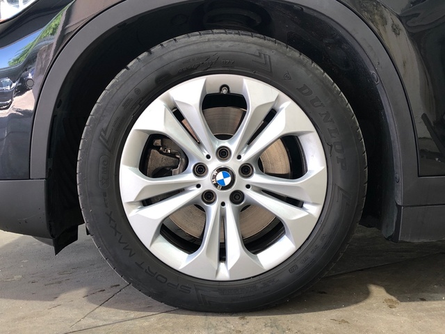 BMW X1 xDrive25e color Negro. Año 2021. 162KW(220CV). Híbrido Electro/Gasolina. En concesionario Movilnorte El Plantio de Madrid