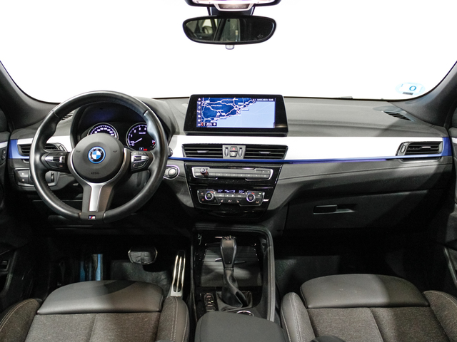 BMW X2 xDrive25e color Negro. Año 2023. 162KW(220CV). Híbrido Electro/Gasolina. En concesionario Barcelona Premium -- GRAN VIA de Barcelona