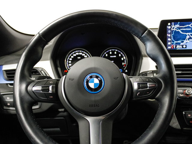 BMW X2 xDrive25e color Negro. Año 2023. 162KW(220CV). Híbrido Electro/Gasolina. En concesionario Barcelona Premium -- GRAN VIA de Barcelona