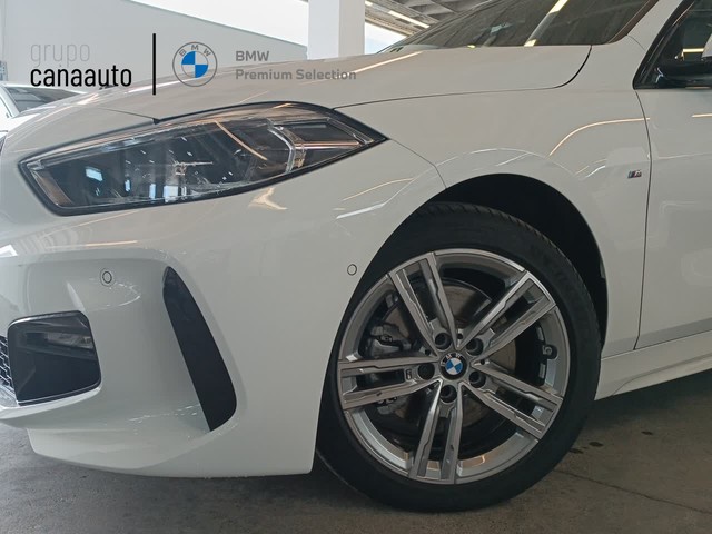 BMW Serie 1 116d color Blanco. Año 2024. 85KW(116CV). Diésel. En concesionario MAS MOTOR- TACO de Sta. C. Tenerife