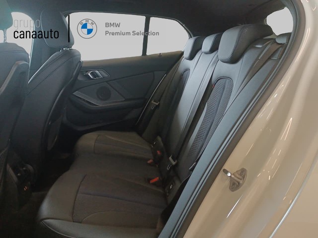 BMW Serie 1 116d color Blanco. Año 2024. 85KW(116CV). Diésel. En concesionario MAS MOTOR- TACO de Sta. C. Tenerife