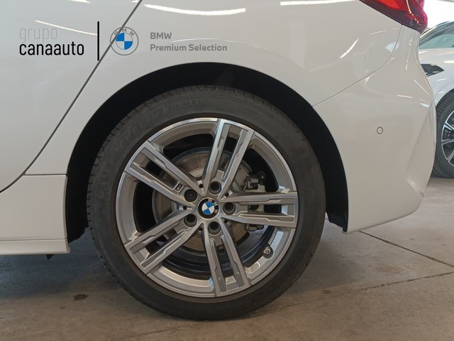 BMW Serie 1 116d color Blanco. Año 2024. 85KW(116CV). Diésel. En concesionario MAS MOTOR- TACO de Sta. C. Tenerife