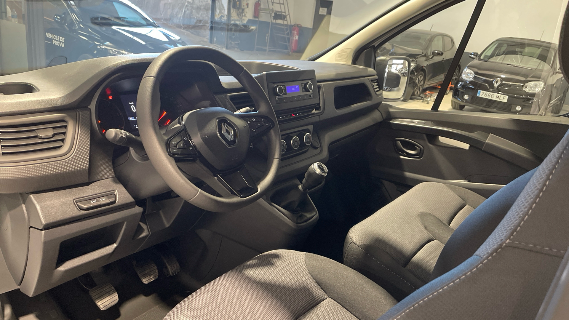 Renault Trafic Furgon dCi 150 - 8