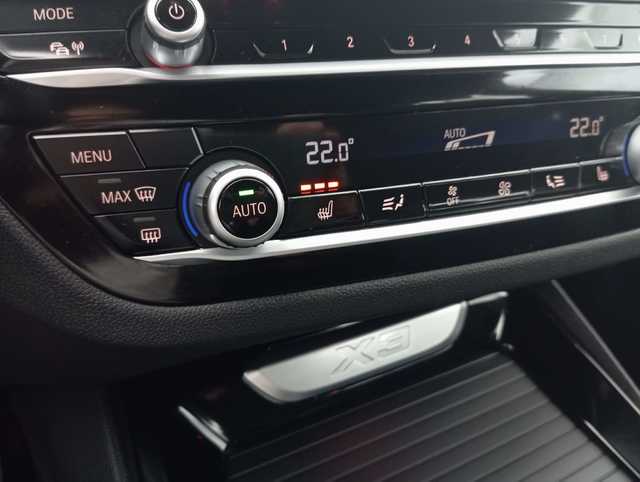 BMW X3 xDrive20d color Negro. Año 2021. 140KW(190CV). Diésel. En concesionario Augusta Aragon S.A. de Zaragoza