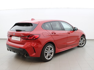 BMW Serie 1 118d color Rojo. Año 2024. 110KW(150CV). Diésel. En concesionario Augusta Aragon S.A. de Zaragoza