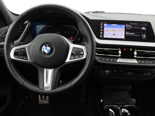 BMW Serie 1 118d color Rojo. Año 2024. 110KW(150CV). Diésel. En concesionario Augusta Aragon S.A. de Zaragoza