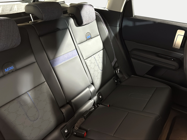 fotoG 8 del MINI MINI Countryman E 150 kW (204 CV) 204cv Eléctrico del 2024 en Sevilla