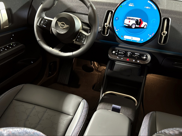 fotoG 15 del MINI MINI Countryman E 150 kW (204 CV) 204cv Eléctrico del 2024 en Sevilla