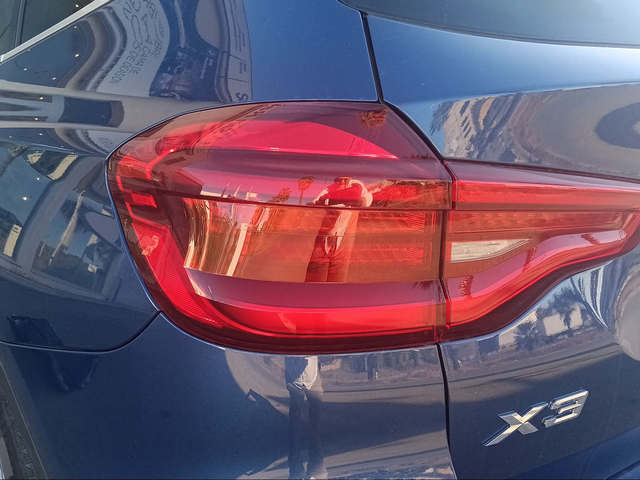 BMW X3 xDrive20d color Azul. Año 2021. 140KW(190CV). Diésel. En concesionario San Rafael Motor, S.L. de Córdoba