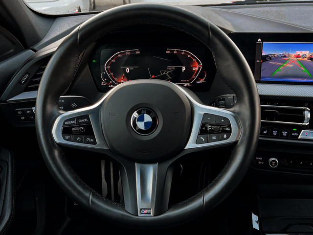 BMW Serie 1 118d color Gris. Año 2024. 110KW(150CV). Diésel. En concesionario CARTAGENA PREMIUM S.L. de Murcia