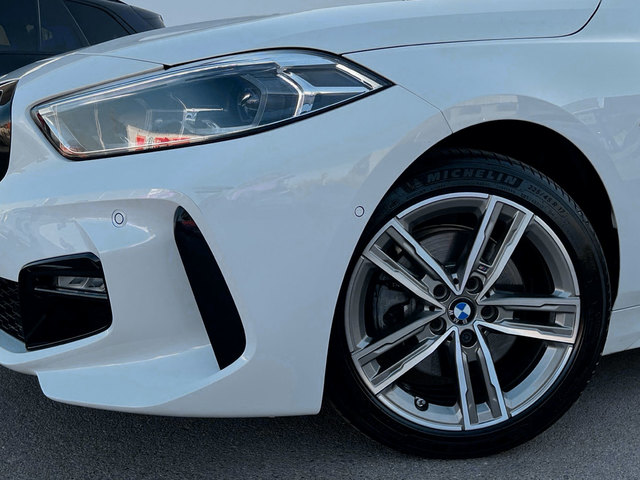 BMW Serie 1 118d color Blanco. Año 2024. 110KW(150CV). Diésel. En concesionario CARTAGENA PREMIUM S.L. de Murcia