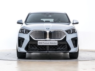 Fotos de BMW iX2 eDrive20 color Gris. Año 2025. 150KW(204CV). Eléctrico. En concesionario Oliva Motor Tarragona de Tarragona