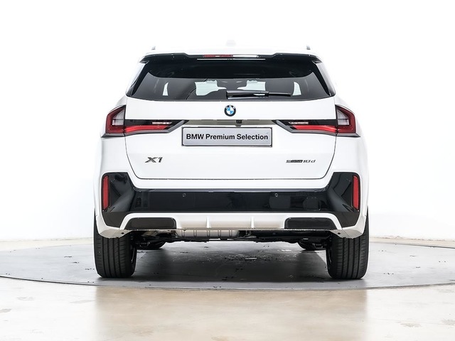 BMW X1 sDrive18d color Blanco. Año 2025. 110KW(150CV). Diésel. En concesionario Oliva Motor Tarragona de Tarragona