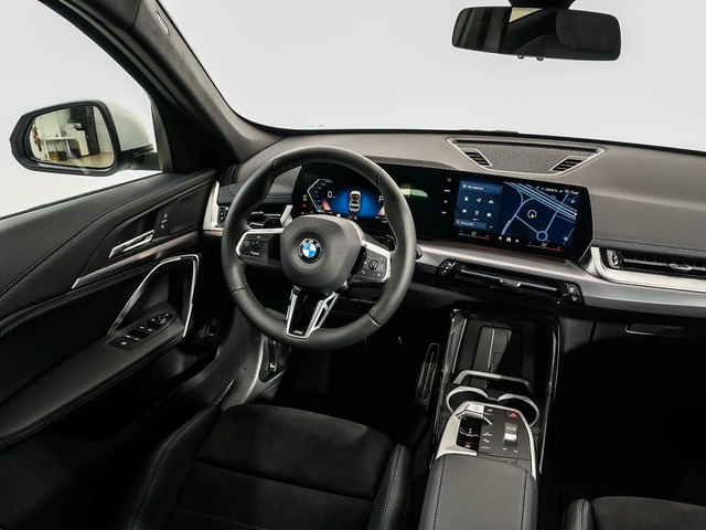 BMW X1 sDrive18d color Blanco. Año 2025. 110KW(150CV). Diésel. En concesionario Oliva Motor Tarragona de Tarragona