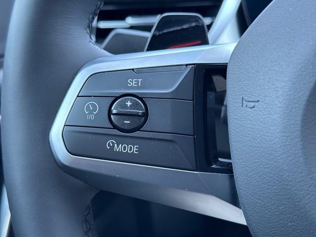 BMW iX1 eDrive20 color Negro. Año 2025. 150KW(204CV). Eléctrico. En concesionario BMW Eresma Motor Segovia de Segovia