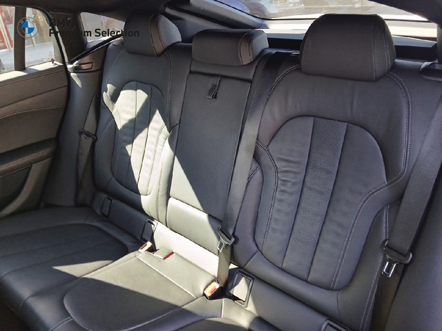 BMW X6 xDrive30d color Blanco. Año 2021. 210KW(286CV). Diésel. En concesionario Adler Motor S.L. TOLEDO de Toledo