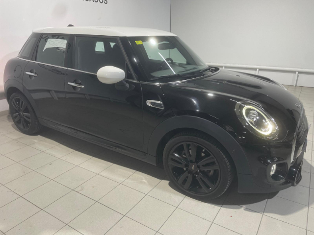 fotoG 10 del MINI MINI 5 Puertas Cooper 100 kW (136 CV) 136cv Gasolina del 2020 en Alicante