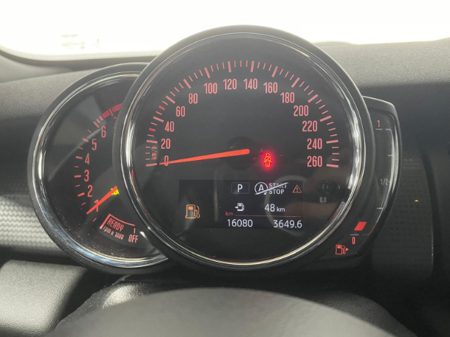 fotoG 21 del MINI MINI 5 Puertas Cooper 100 kW (136 CV) 136cv Gasolina del 2020 en Alicante