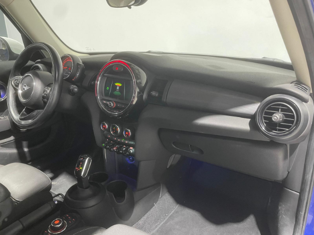 fotoG 7 del MINI MINI 5 Puertas Cooper 100 kW (136 CV) 136cv Gasolina del 2018 en Alicante
