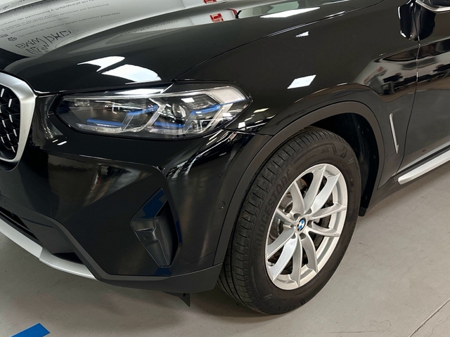 BMW X4 xDrive20d color Negro. Año 2023. 140KW(190CV). Diésel. En concesionario Triocar Gijón (Bmw y Mini) de Asturias