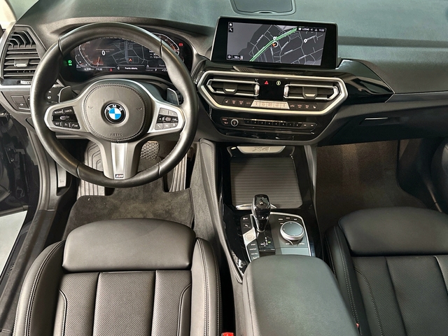 BMW X4 xDrive20d color Negro. Año 2023. 140KW(190CV). Diésel. En concesionario Triocar Gijón (Bmw y Mini) de Asturias