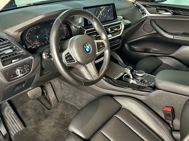 BMW X4 xDrive20d color Negro. Año 2023. 140KW(190CV). Diésel. En concesionario Triocar Gijón (Bmw y Mini) de Asturias