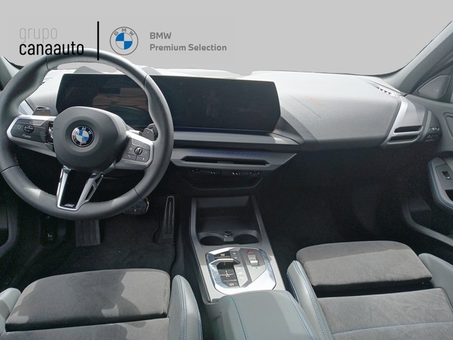 BMW Serie 1 120d color Gris. Año 2025. 120KW(163CV). Diésel. En concesionario DEMO de Sta. C. Tenerife
