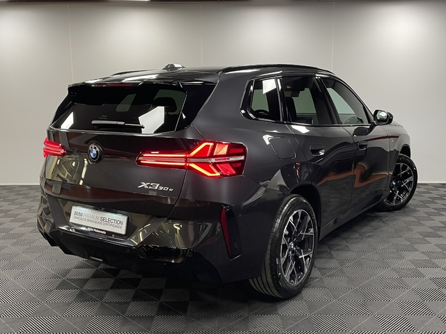 BMW X3 xDrive30e color Gris. Año 2025. 220KW(299CV). Híbrido Electro/Gasolina. En concesionario Maberauto de Castellón