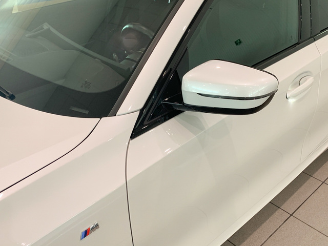 BMW Serie 3 318d color Blanco. Año 2024. 110KW(150CV). Diésel. En concesionario Celtamotor Lalín de Pontevedra